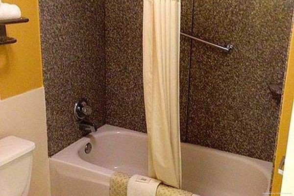Downtowner Inn Claxton